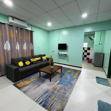 Mukut Coral Chalet Kampong Mukut Kültér fotó