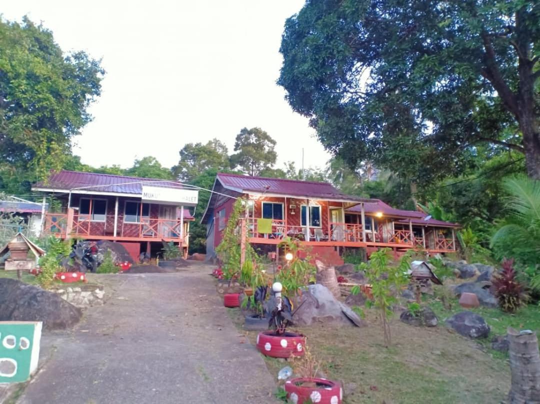 Mukut Coral Chalet Kampong Mukut Kültér fotó