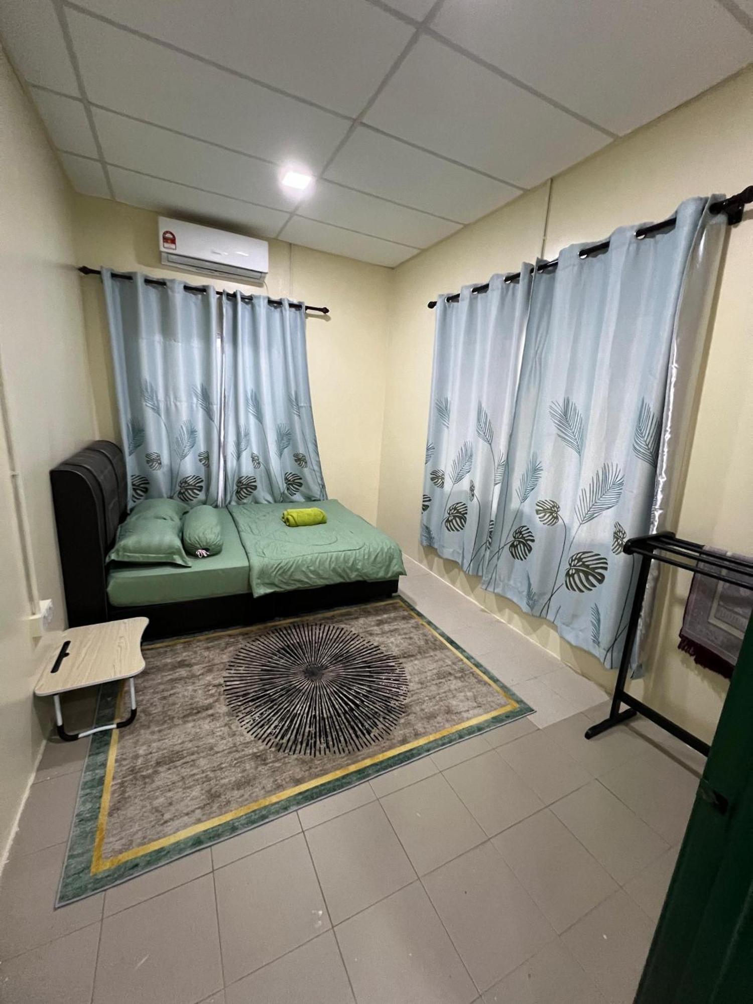 Mukut Coral Chalet Kampong Mukut Kültér fotó