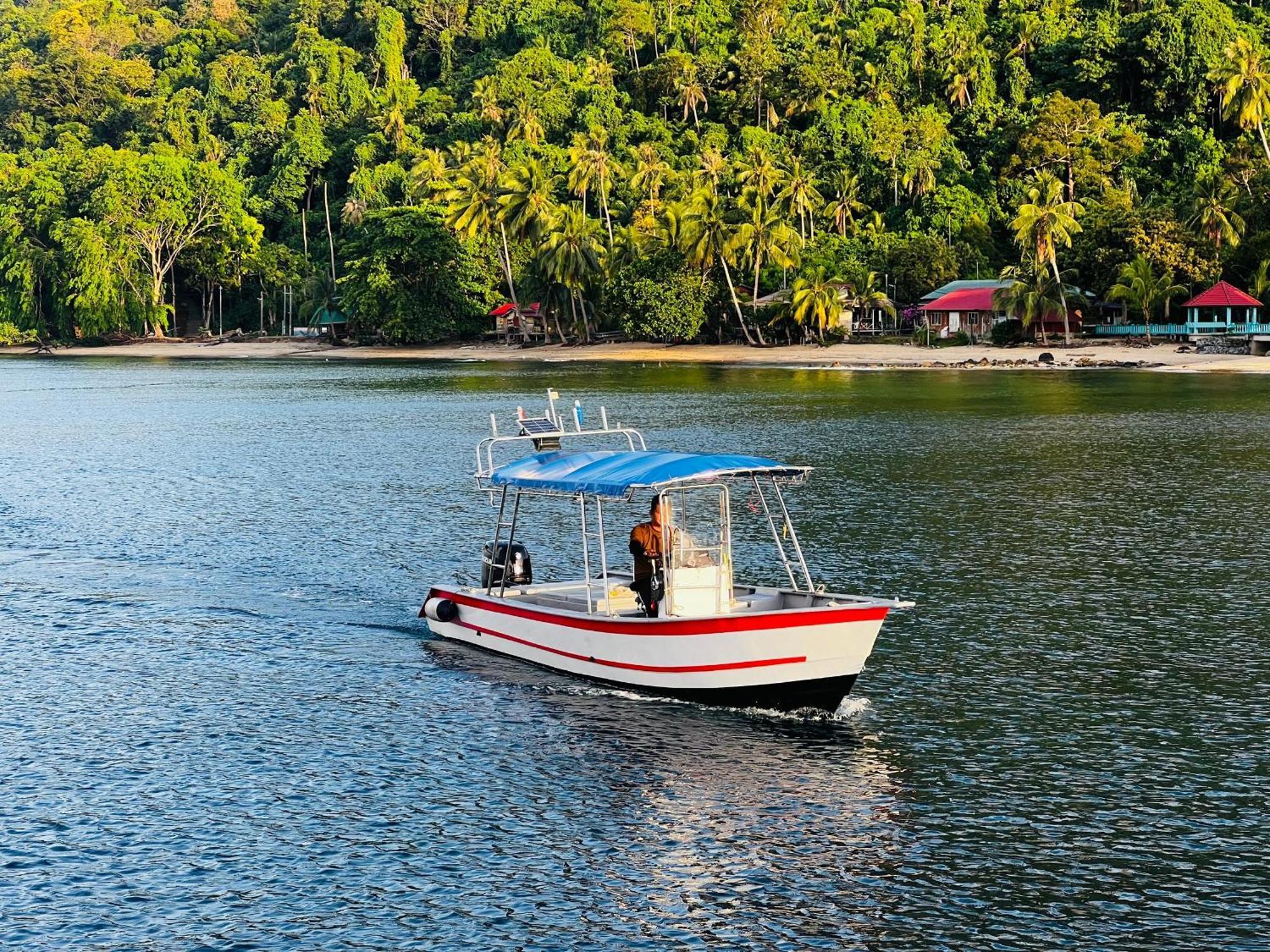 Mukut Coral Chalet Kampong Mukut Kültér fotó